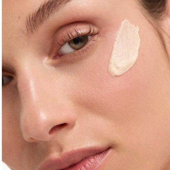 Goop Beauty - Microderm Instant Glow Exfoliator - Picture 4 of 5